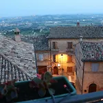 Camilla Pensión Montecosaro (Marche)