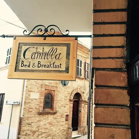 Camilla Montecosaro (Marche)