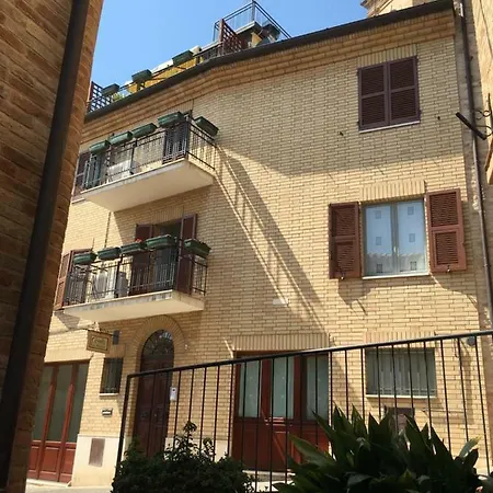 Camilla 3* Montecosaro (Marche)