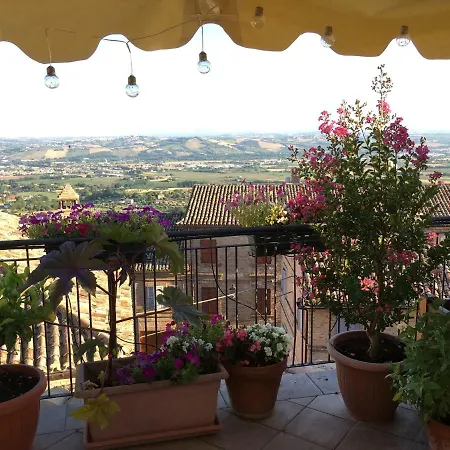 Camilla Casa de hóspedes Montecosaro (Marche)